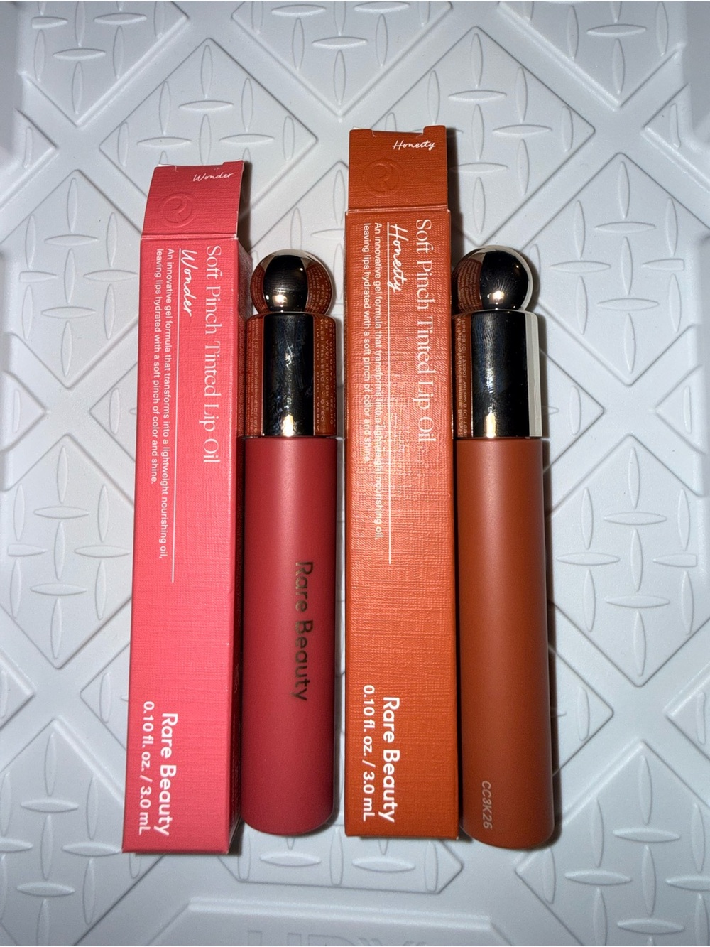 rare beauty glossy lip balm set of 2  honesty  and wonder lip oil